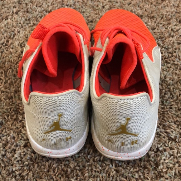 Jordan Eclipse White/Mtlc Gold, size 8 - Picture 4 of 6